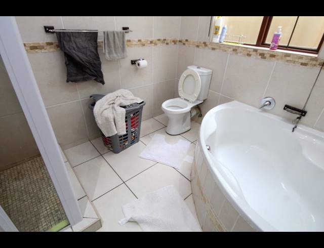 3 BEDROOM HOUSE FOR SALE IN THATCHFIELD